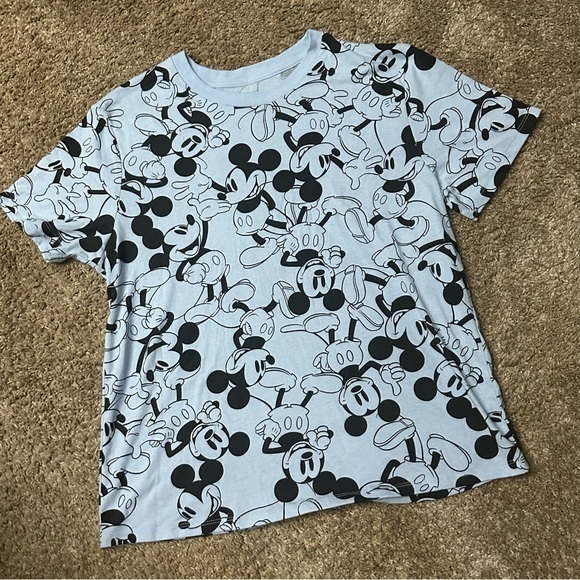 Disney Mickey Mouse tshirt size Medium light blue  jd - Picture 1 of 3